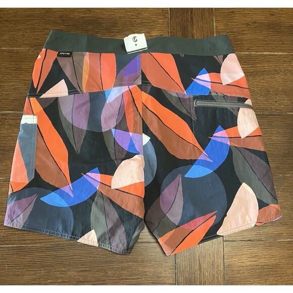 Roark The Boatman Boardshorts Men’s 30 Multicolor Leaf Print Shorts 17” NWT - Picture 4 of 4